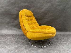 Namco Bucket Swivel Chair